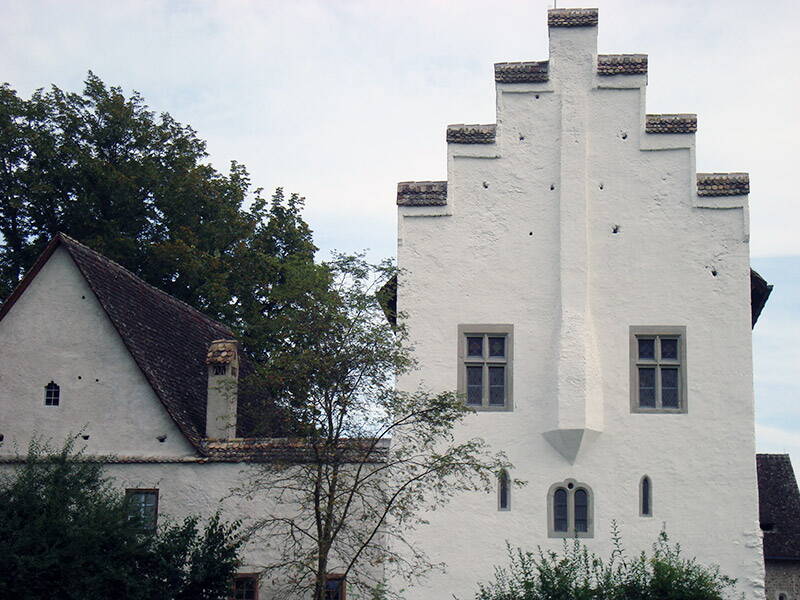 altbauweisheit_nr10_8.jpg Die Fassade des Ritterhauses in Bubikon wurde mit einem Putz mit Sumpfkalkschlämmen saniert.