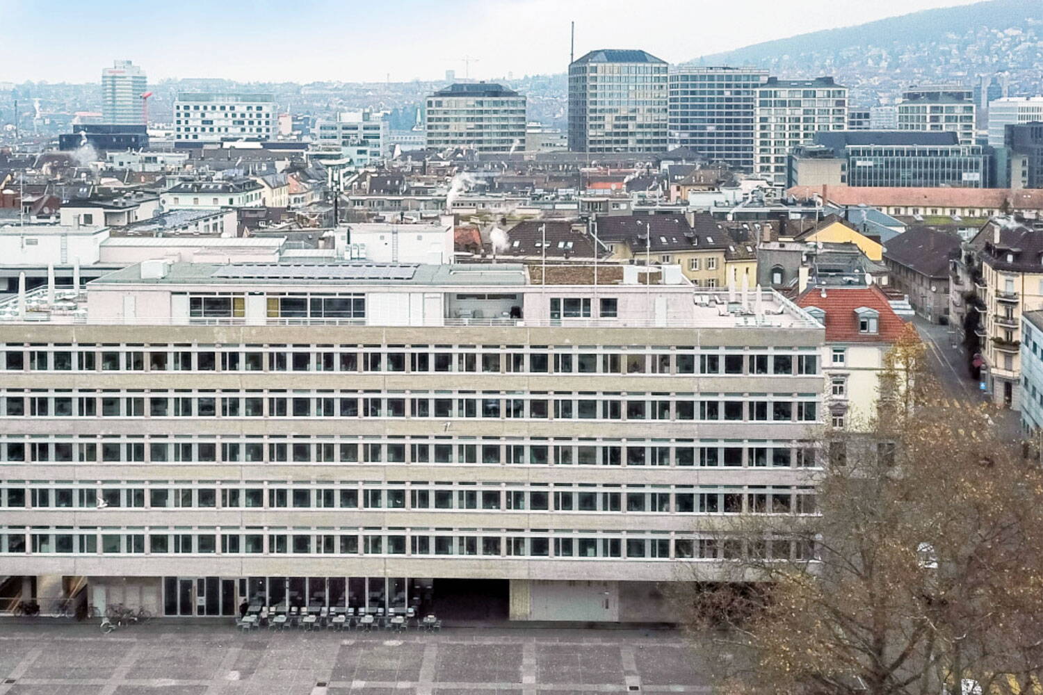 Luftaufnahme des Amtshauses am Helvetiaplatz Zürich, Blick Richtung Limmatplatz und Zürich West