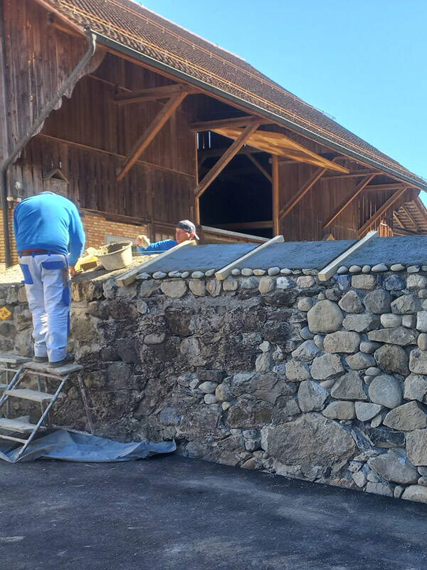 altbauweisheit_nr10_11.jpg Indach PV-Anlage in Montage