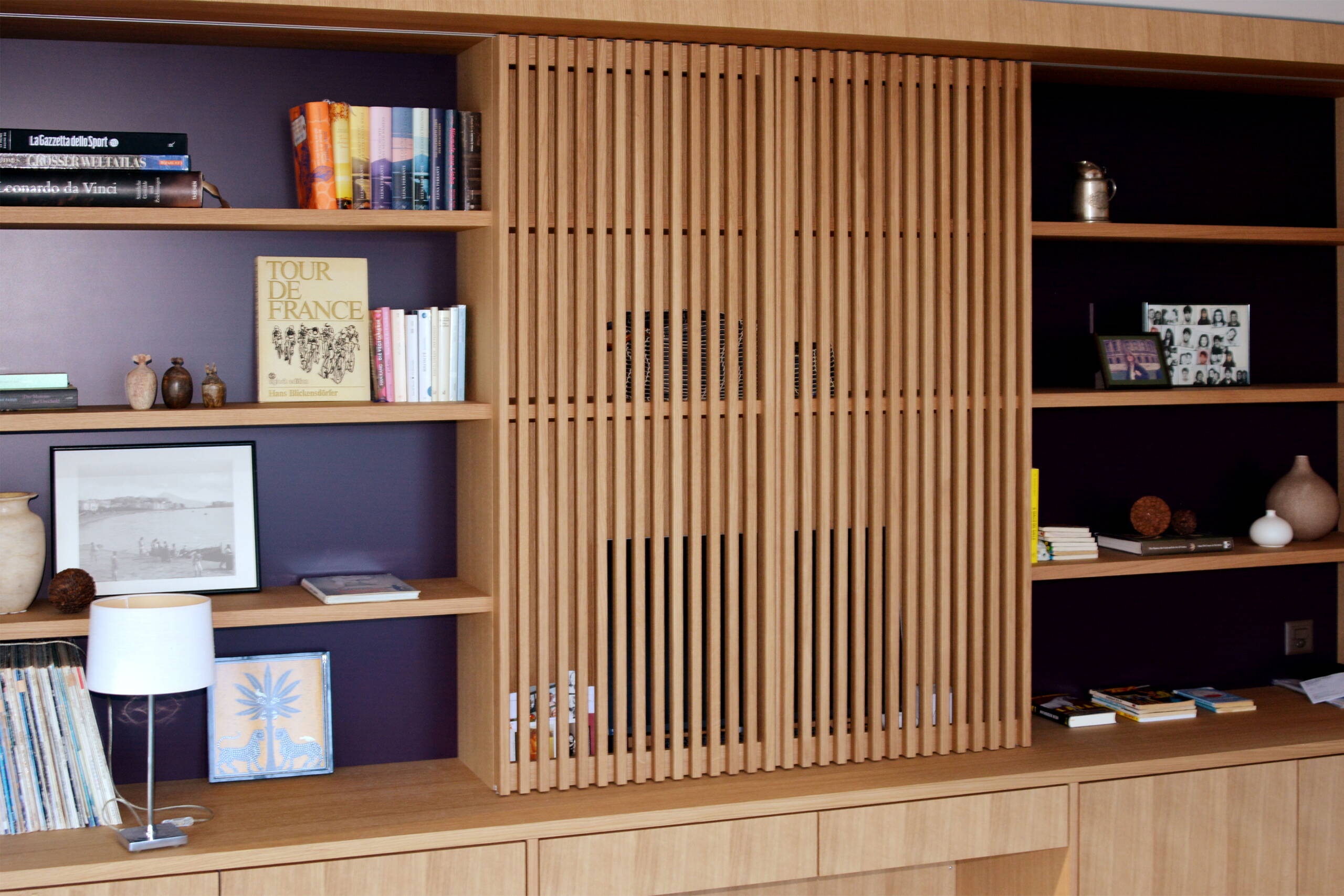 dsc_2378_arbeitsplatz_geschlossen.jpg Ausschnitt von Korridor und Treppenhaus im Amtshaus Helvetiaplatz Zürich