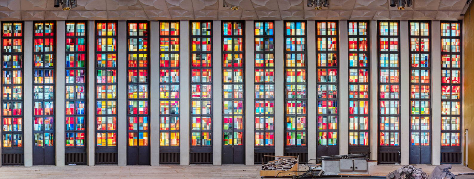 rosengartenstrasse_fenster_limmatseite.jpg Limmatseitige Fensterfront des Kirchgemeindehauses an der Rosengartenstrasse.