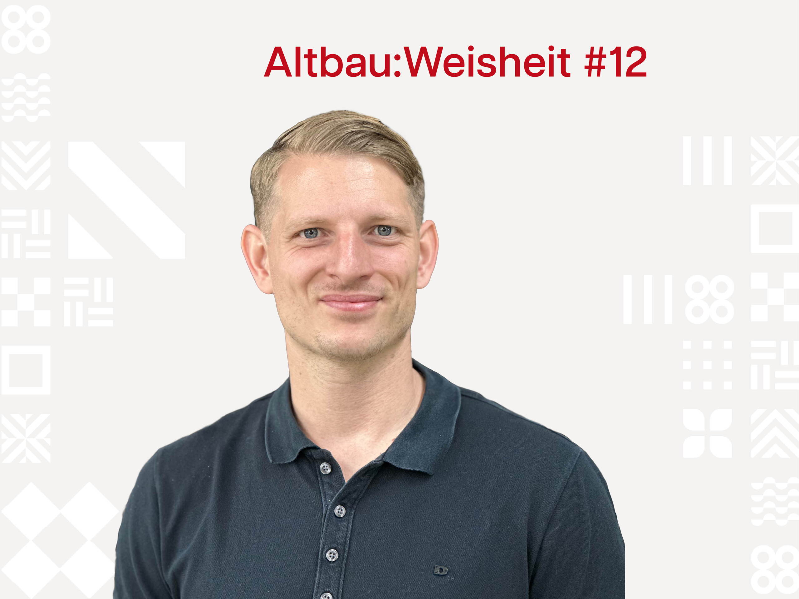 Bild von Alessio De Lucia vor hellem Grund und den Altbauweise Kacheln